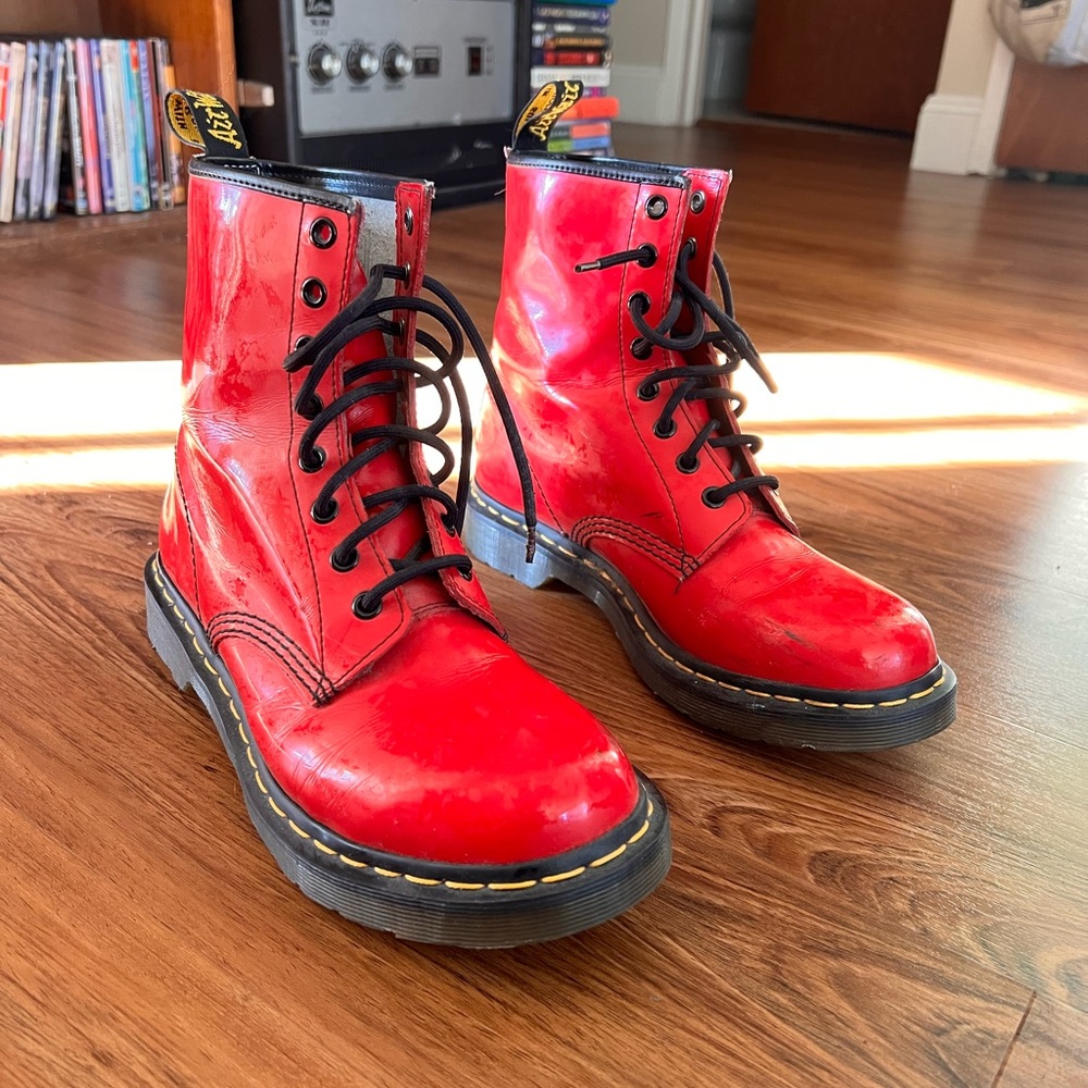 Women’s size 9 or 8.5 cherry red Dr Martens 1460 boot